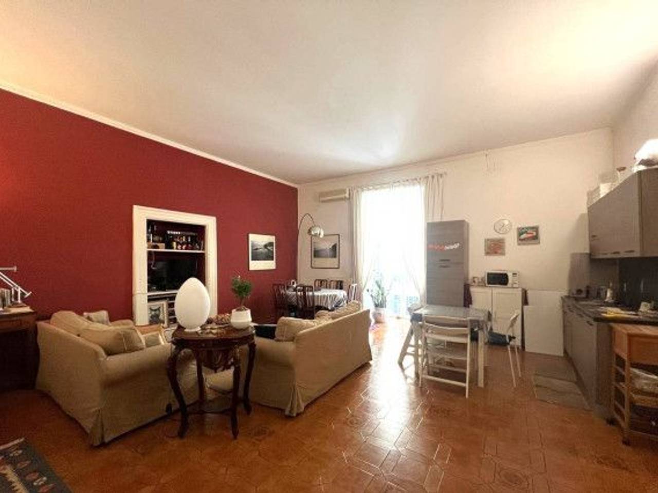 appartamento in vendita a Napoli in zona Chiaia