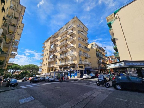 appartamento in vendita a Napoli in zona Bagnoli