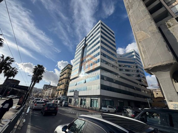 ufficio in vendita a Napoli in zona Pendino / San Giuseppe