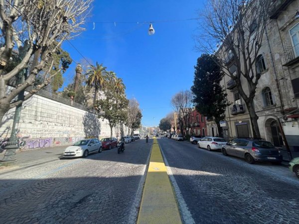 appartamento in vendita a Napoli in zona San Carlo all'Arena