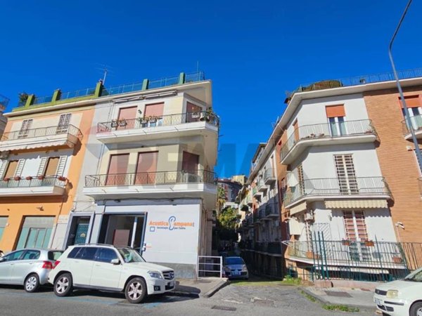 appartamento in vendita a Napoli in zona Chiaia