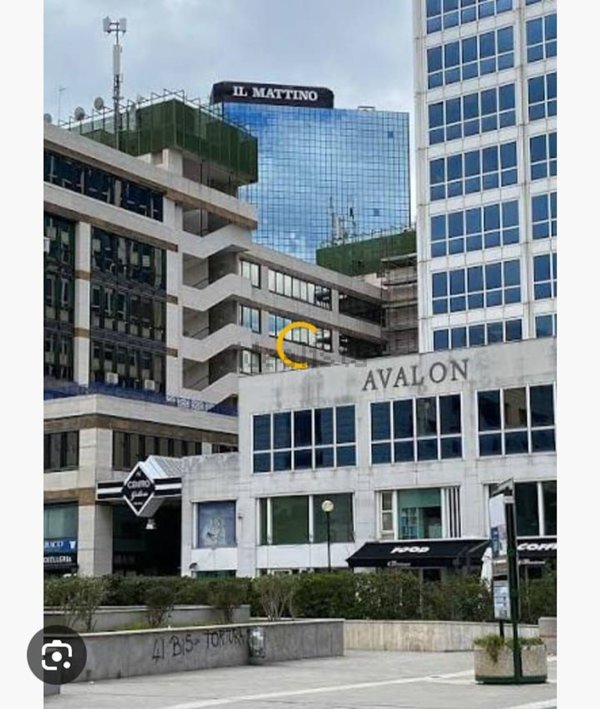 ufficio in vendita a Napoli in zona Vicaria