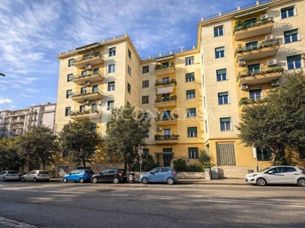 appartamento in vendita a Napoli in zona Arenella