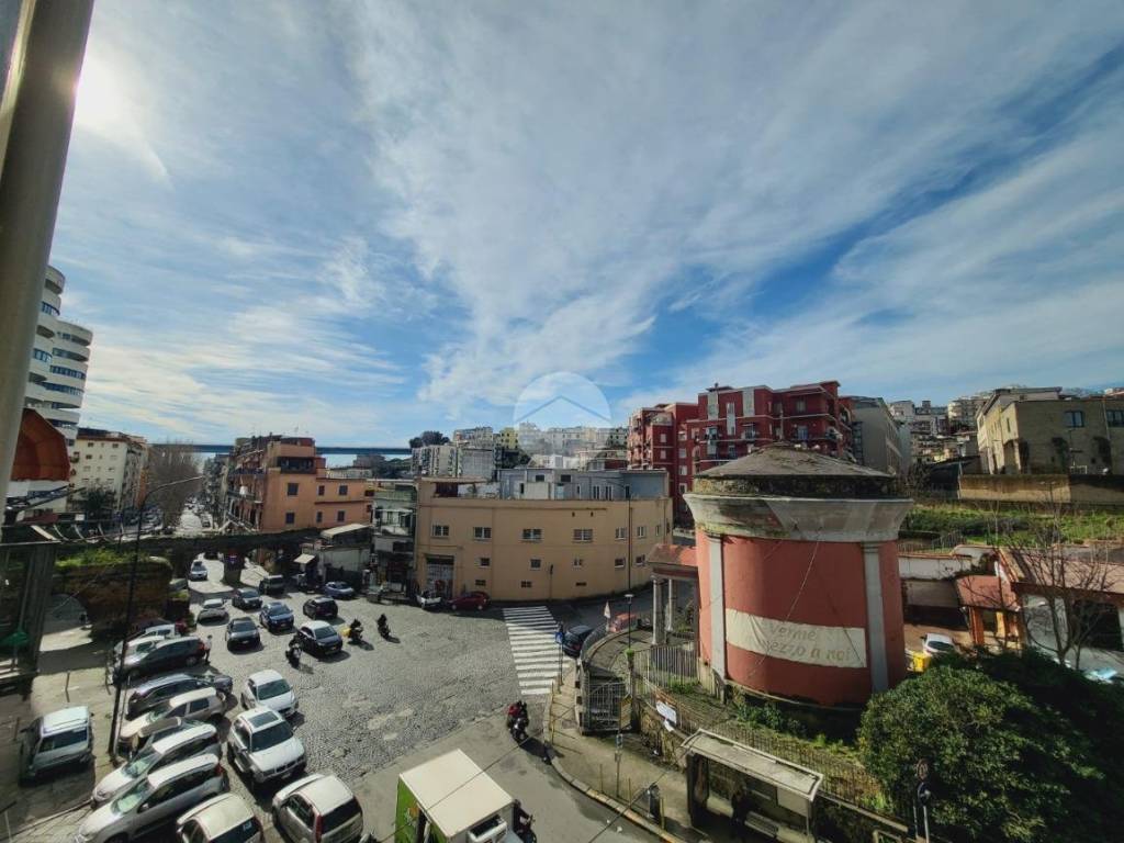 appartamento in vendita a Napoli in zona San Carlo all'Arena