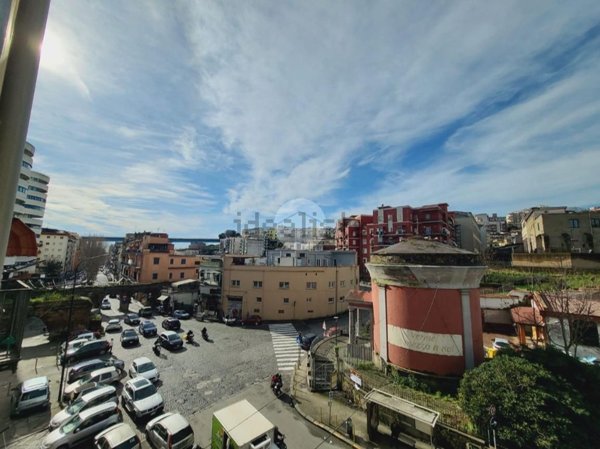 appartamento in vendita a Napoli in zona San Carlo all'Arena