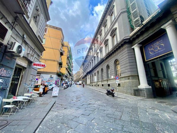locale commerciale in vendita a Napoli