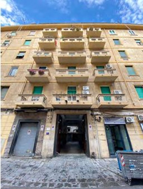 appartamento in vendita a Napoli in zona Vicaria
