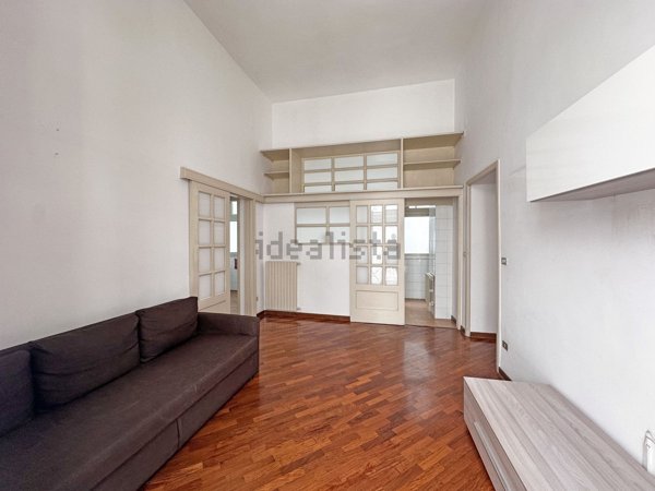 appartamento in vendita a Napoli in zona Chiaia