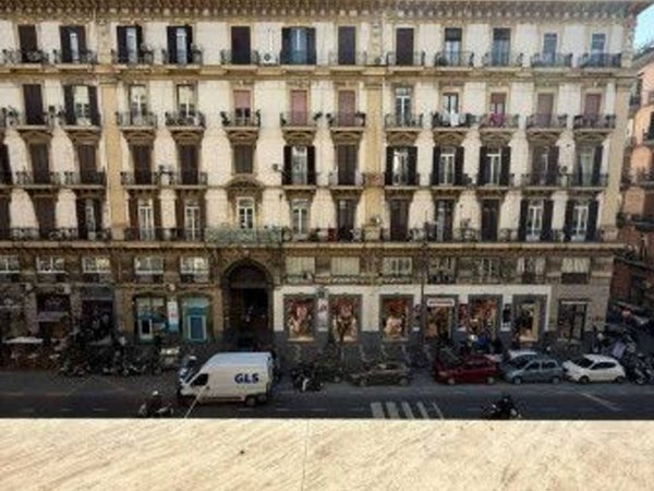 appartamento in vendita a Napoli in zona Stella