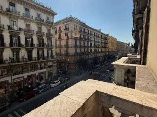 appartamento in vendita a Napoli in zona Stella