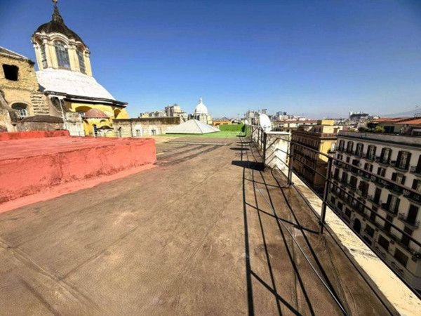 appartamento in vendita a Napoli in zona Stella