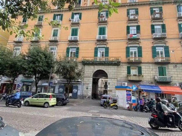 appartamento in vendita a Napoli in zona Stella