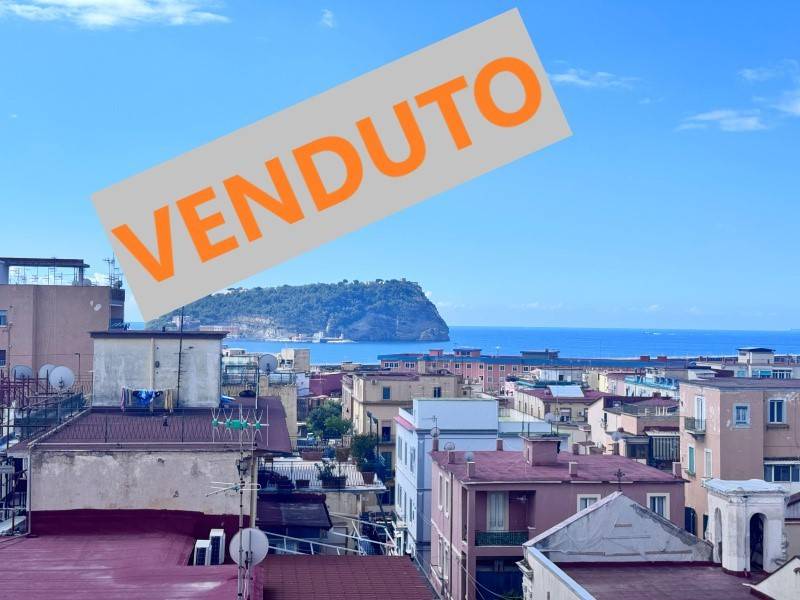 appartamento in vendita a Napoli in zona Bagnoli