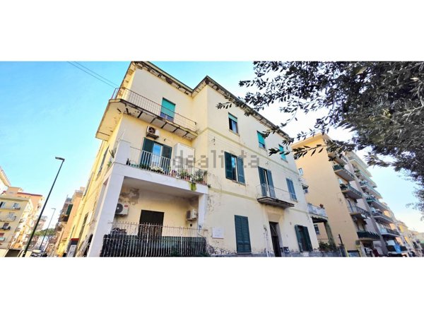 appartamento in vendita a Napoli in zona Bagnoli