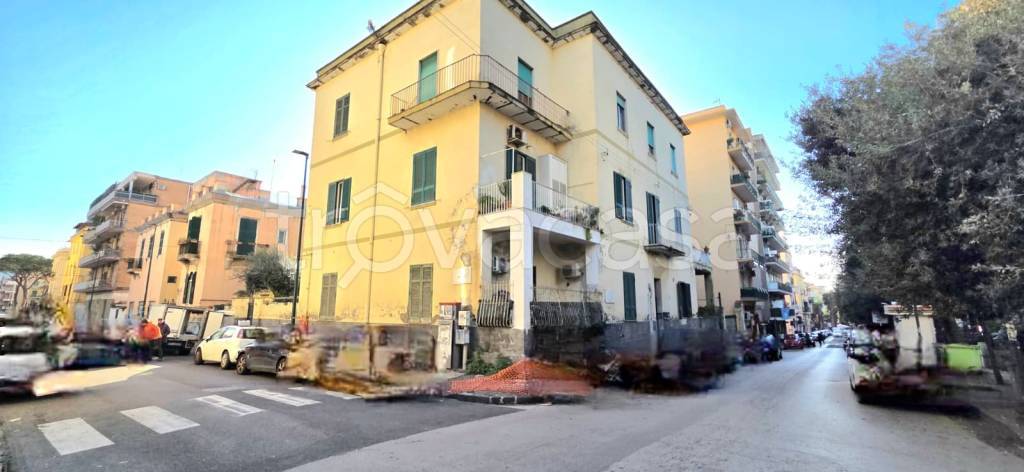 appartamento in vendita a Napoli in zona Bagnoli