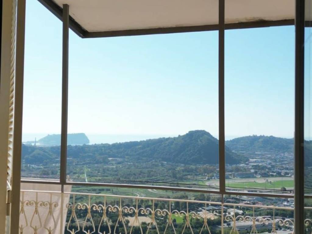 appartamento in vendita a Napoli in zona Pianura