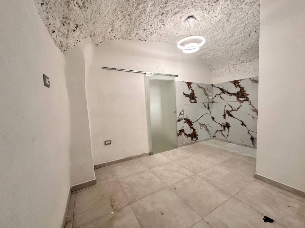 appartamento in vendita a Napoli in zona Mercato