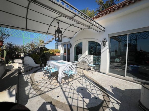 appartamento in vendita a Napoli in zona Vomero