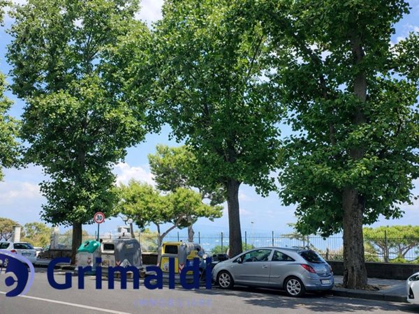 appartamento in vendita a Napoli in zona Posillipo