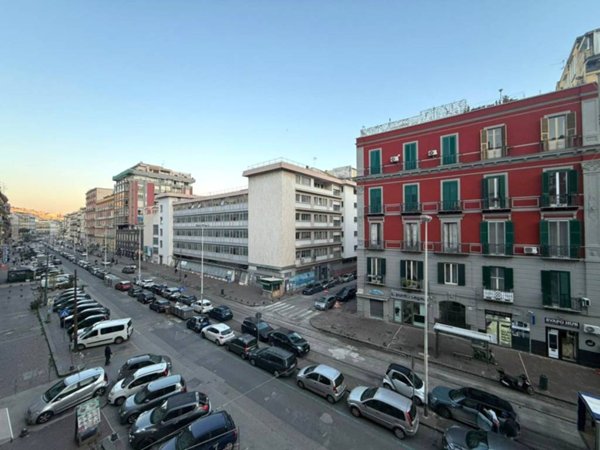 appartamento in vendita a Napoli in zona Chiaia