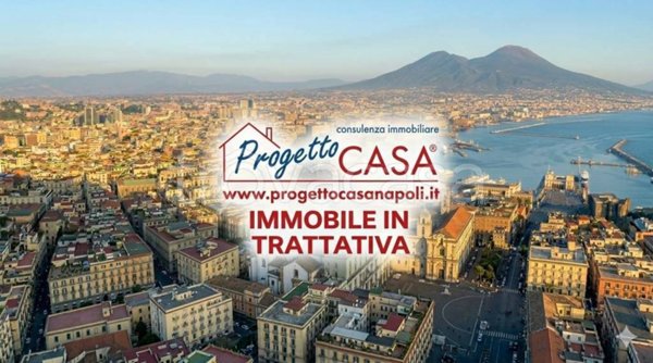 appartamento in vendita a Napoli in zona Chiaia