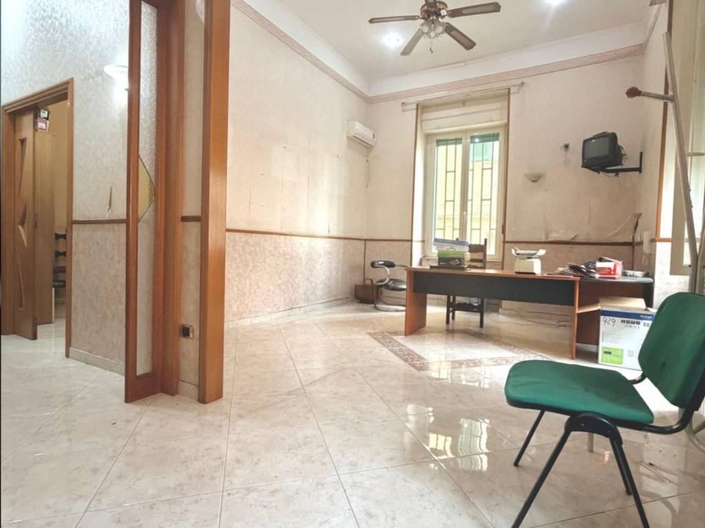 appartamento in vendita a Napoli in zona Bagnoli