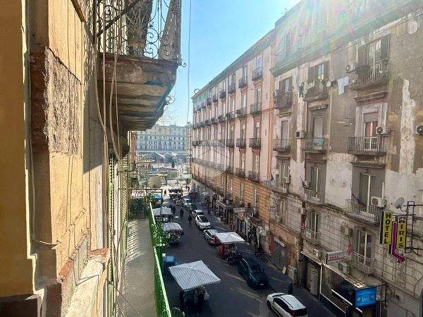 appartamento in vendita a Napoli in zona Vicaria