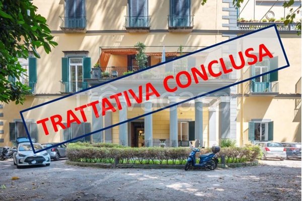 appartamento in vendita a Napoli in zona Chiaia