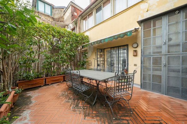 appartamento in vendita a Napoli in zona San Lorenzo