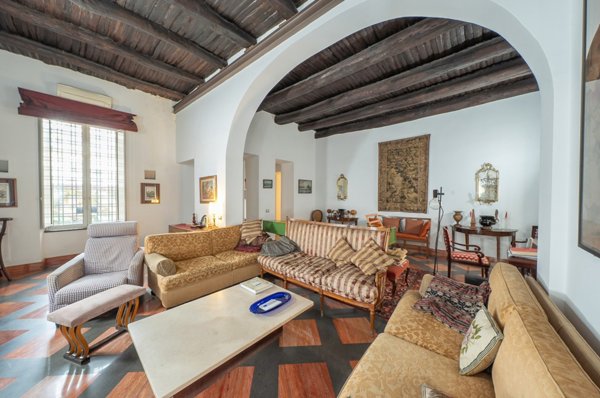 appartamento in vendita a Napoli in zona Centro Antico