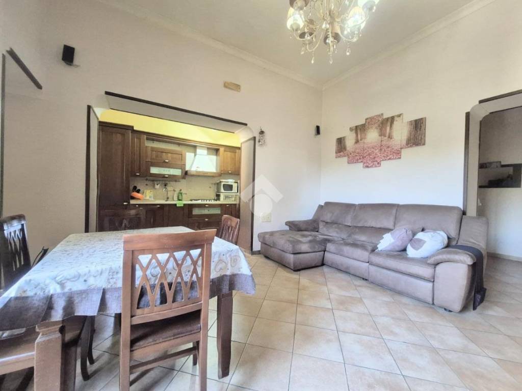 appartamento in vendita a Napoli in zona Poggioreale