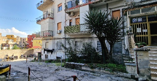 appartamento in vendita a Napoli in zona Stella