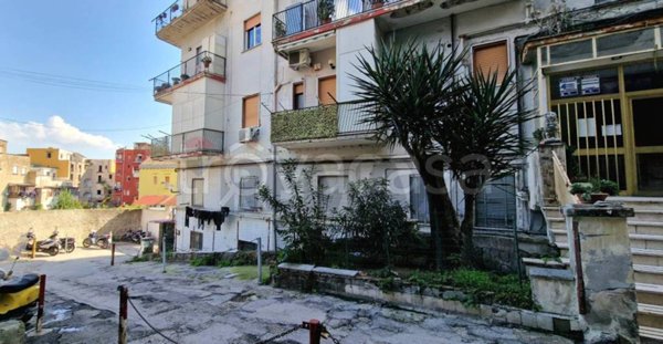 appartamento in vendita a Napoli in zona Stella
