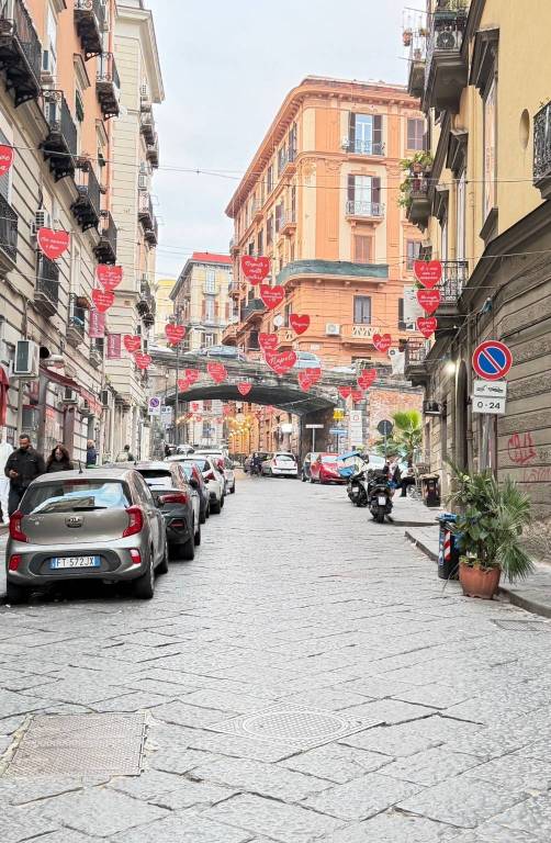 appartamento in vendita a Napoli in zona Pendino / San Giuseppe