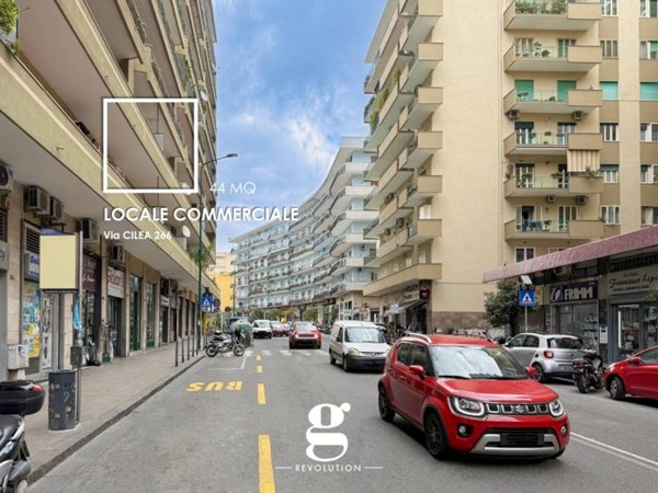negozio in vendita a Napoli in zona Vomero
