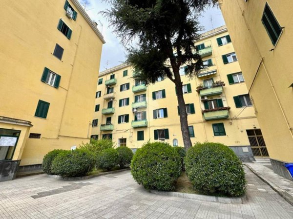 appartamento in vendita a Napoli in zona Stella