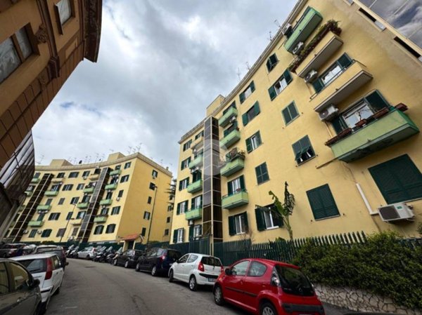 appartamento in vendita a Napoli in zona Stella