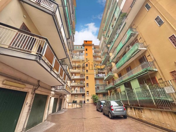 appartamento in vendita a Napoli in zona Arenella