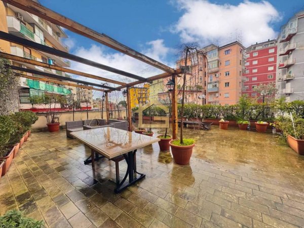 appartamento in vendita a Napoli in zona Arenella