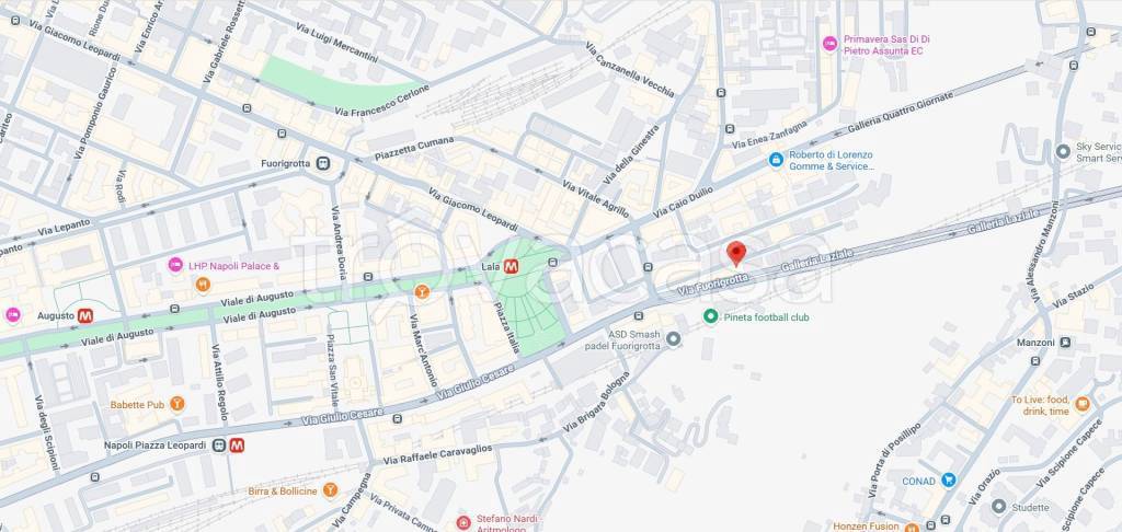 negozio in vendita a Napoli in zona Fuorigrotta