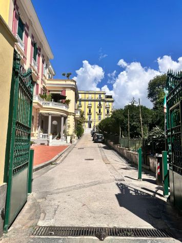 appartamento in vendita a Napoli in zona Posillipo