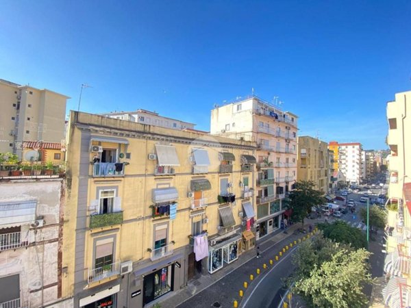 appartamento in vendita a Napoli in zona Fuorigrotta