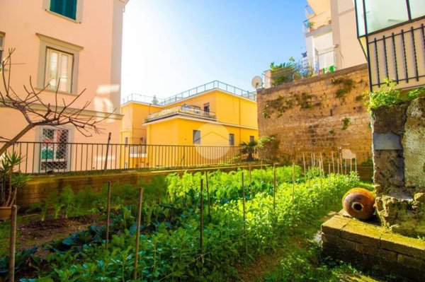 appartamento in vendita a Napoli in zona Fuorigrotta