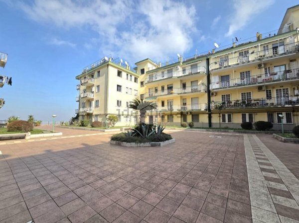 appartamento in vendita a Napoli in zona Capodimonte / Colli Aminei