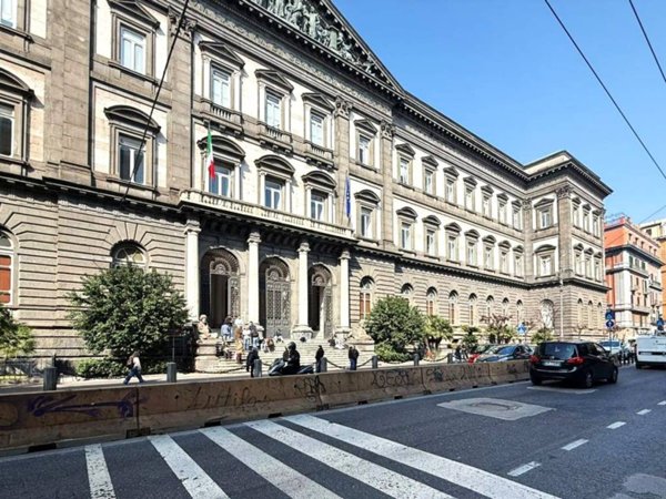 appartamento in vendita a Napoli in zona Mercato