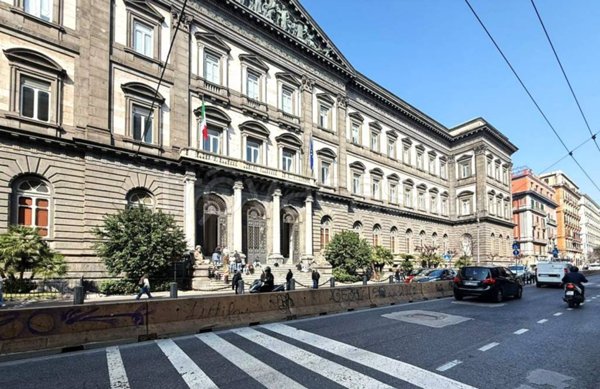 appartamento in vendita a Napoli in zona Mercato