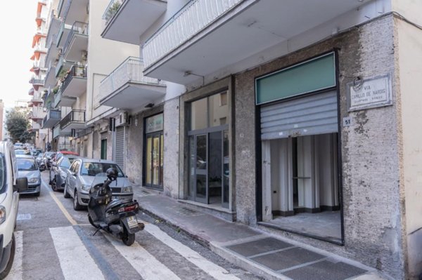 locale commerciale in vendita a Napoli in zona Vomero