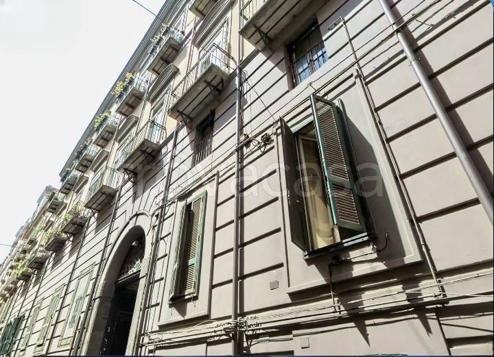 appartamento in vendita a Napoli in zona Chiaia