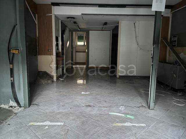 negozio in vendita a Napoli in zona Arenella