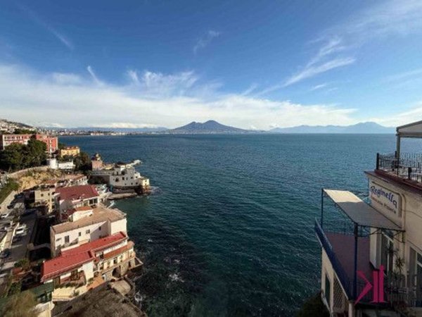 appartamento in vendita a Napoli in zona Posillipo
